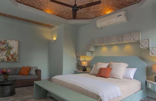La Punta Villa | Exquisite 6 bedrooms fully staffed in exclusive gated community / private beach