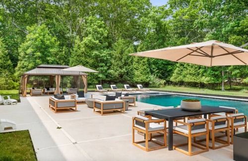 Springs House | Exquisite East Hamptons l Heated Pool & Hot Tub