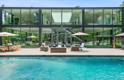 Springs House | Exquisite East Hamptons l Heated Pool & Hot Tub