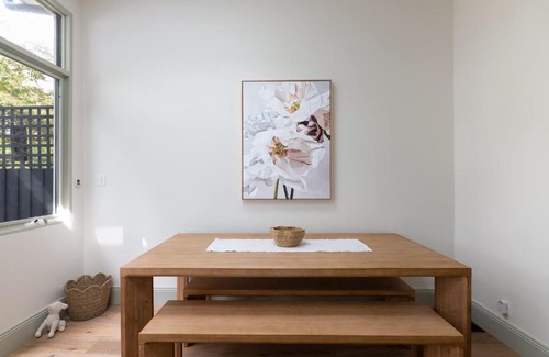 Newtown House | Exquisite Modern 3 Bed Home in Newtown w Parking