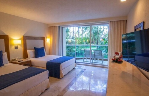 Cozumel Hotel | Exquisite Caribbean Studio with Private Beach and Pool