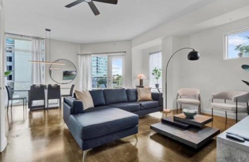 South Eola Apartment | Exquisite New Large 3BD2BTH