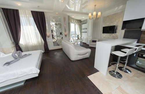Obolon' Apartment | Exquisite panoramic views apartment Dnipro embankment