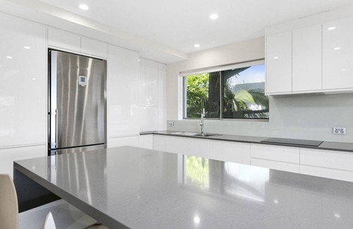 Noosa Heads Apartment | Exquisite Penthouse with views to Laguna Bay - Unit 3 Taralla 18 Edgar Bennett Avenue