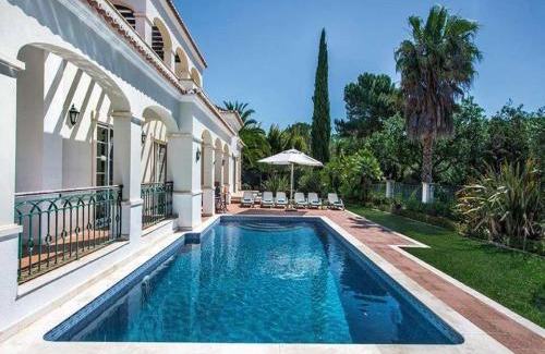 Almancil Villa | Exquisite Quinta Da Lago Villa Villa Majestic Heights 4 Bedrooms Private Pool & Large Private Garden Quinta Verde