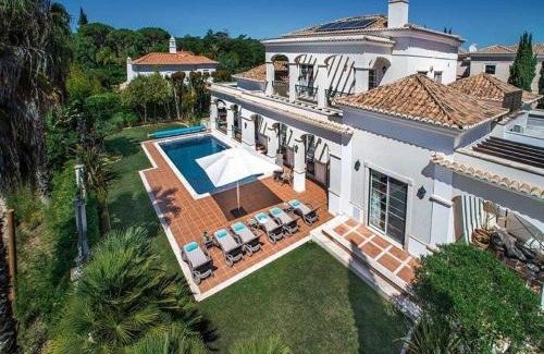 Almancil Villa | Exquisite Quinta Da Lago Villa Villa Majestic Heights 4 Bedrooms Private Pool & Large Private Garden Quinta Verde