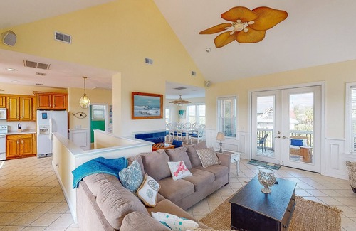 Oceanmarsh Subdivision House | Extended Golf cart! Elevator! Amazing Views! Pets! Accessible! 4 decks!