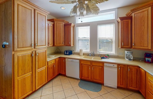 Oceanmarsh Subdivision House | Extended Golf cart! Elevator! Amazing Views! Pets! Accessible! 4 decks!