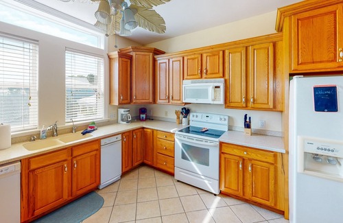 Oceanmarsh Subdivision House | Extended Golf cart! Elevator! Amazing Views! Pets! Accessible! 4 decks!