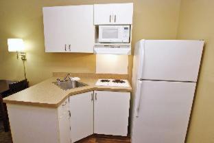 Poplar Place - University Place Hotel | Extended Stay America Suites - Savannah - Midtown