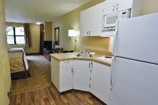 Poplar Place - University Place Hotel | Extended Stay America Suites - Savannah - Midtown