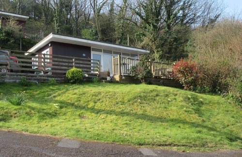 Mumbles Ski Chalet | Extended, upgraded, detached 2 bed chalet sleeps 4. Two minute walk to beach.