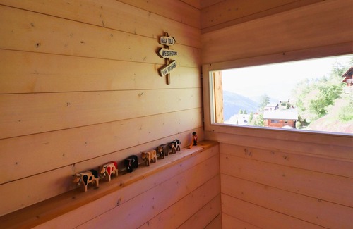 St. Luc Ski Chalet | Extérieur: Detached chalet on 3 floors with magnificent views, for 4 people - approx. 80m2Interior: