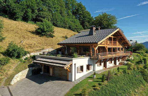 Cordon Ski Chalet | Extraordinary view of Mont Blanc-Spa in a peaceful setting