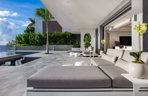 Lurin Villa | Extravagance modern villa with a amazing look and stunning view