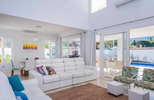 Praia de Barequecaba House | Exuberant Beach Mansion - SAO015