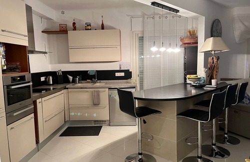 Antibes City Centre Apartment | F 3 Exceptional sea view, near the city center and Cap d Antibes.