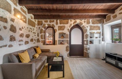 El Rincon Apartment | F Tamaide