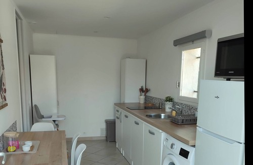 Gattieres Apartment | F1 with garden space