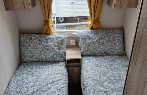 Sandown Resort | F14 Static Caravan, Fairway holiday park