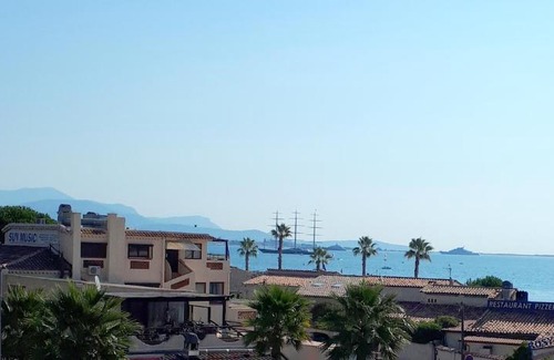 Villeneuve Loubet Beach Apartment | F2 Immeuble les pieds dans l'eau