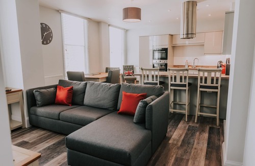 Windsor City Centre Apartment | Fab 2B Town Centre apt w/pkg Cavendish Hse Windsor
