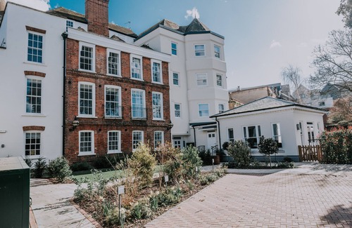 Windsor City Centre Apartment | Fab 2B Town Centre apt w/pkg Cavendish Hse Windsor