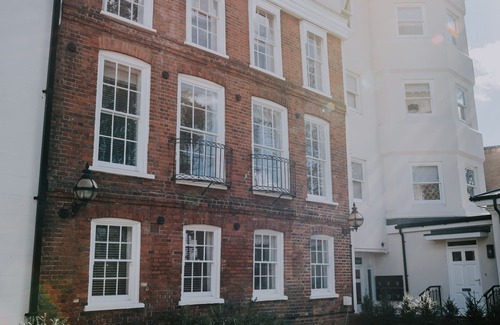 Windsor City Centre Apartment | Fab 2B Town Centre apt w/pkg Cavendish Hse Windsor