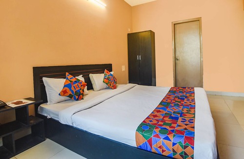 Nerul Hotel | FabEscape Aqualura Verem With Swimming Pool