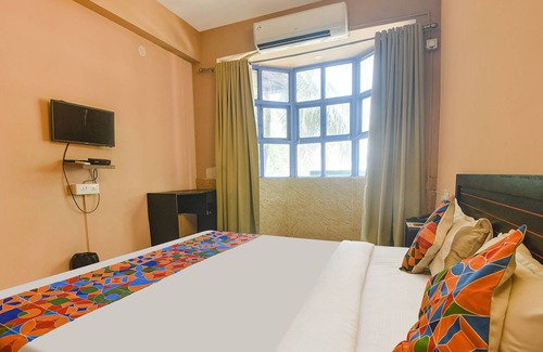 Nerul Hotel | FabEscape Aqualura Verem With Swimming Pool