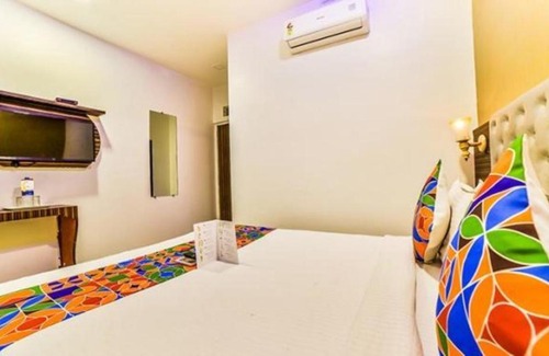 Sakinaka Hotel | FabExpress Bently Palace