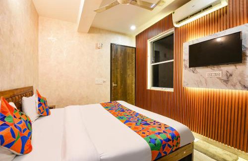 Munirka Hotel | FabExpress Blu Lagoon Inn - Max Super Speciality Hospital and Select Citywalk Mall