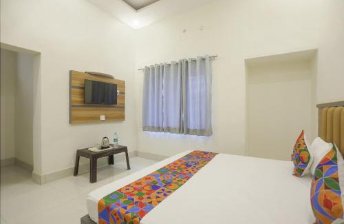 Allahabad Hotel | FabExpress Downtown Residency