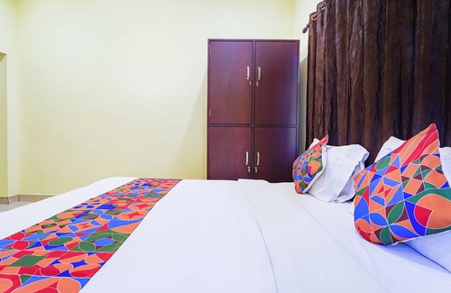 Vadapalani Hotel | Fabexpress Earth
