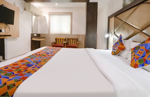 Nerul Hotel | Fabexpress Everest Lodging