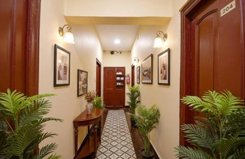 Kolkata Hotel | FabExpress Golden Imperial - Nr Gariyahat Market