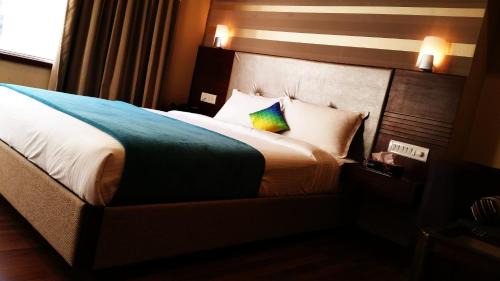 Surat Hotel | FabExpress Nova Rooms