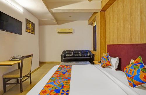 Vasundhara Hotel | FabExpress Vasundhara Grand