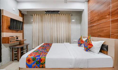 Mahape Hotel | FabExpress White Gold - Nr Mahape