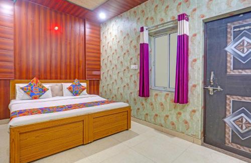 Vrindavan Hotel | FabExpress Yadhuvanshi Dhaam- 900m from Prem Mandir and Iskcon Temple