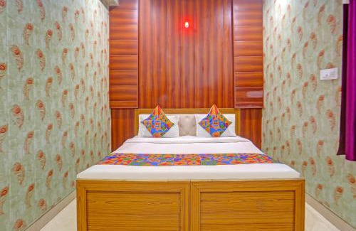 Vrindavan Hotel | FabExpress Yadhuvanshi Dhaam- 900m from Prem Mandir and Iskcon Temple