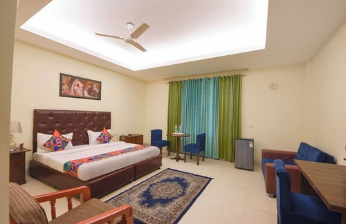 Sushant Lok Hotel | Fabhotel Am Bliss