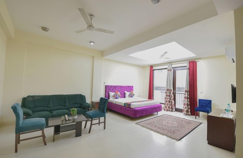 Sushant Lok Hotel | Fabhotel Am Bliss