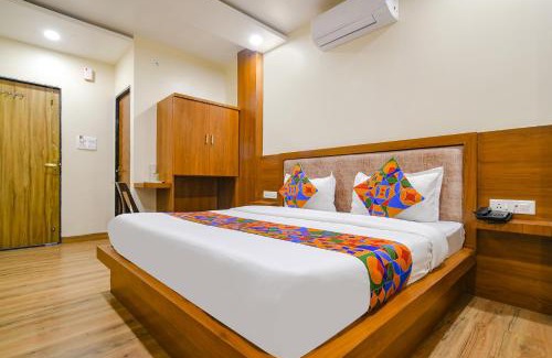 Rau Hotel | FabHotel Atharv