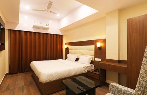 Lucknow Hotel | FabHotel Blueark