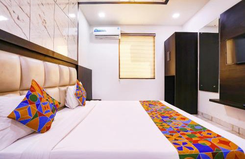 Taj Ganj Hotel | FabHotel Grand Sparrow