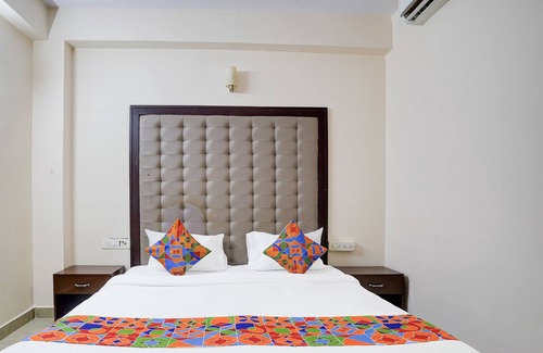 Attibele Hotel | FabHotel Leo Grand