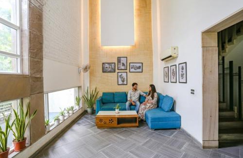 Sushant Lok Hotel | FabHotel Premium Nest Near Golf Course Road
