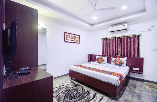 Kolkata Hotel | FabHotel Rani Tower - Chinar Park