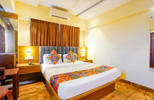 Chakala Hotel | FabHotel Ratna Mahal